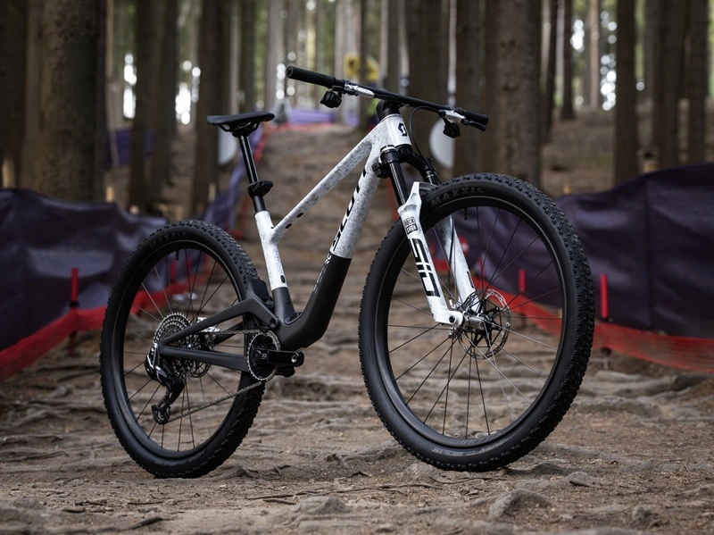 The all-new Scott Addict RC at Pedal On The all-new Scott Addict RC at Pedal On