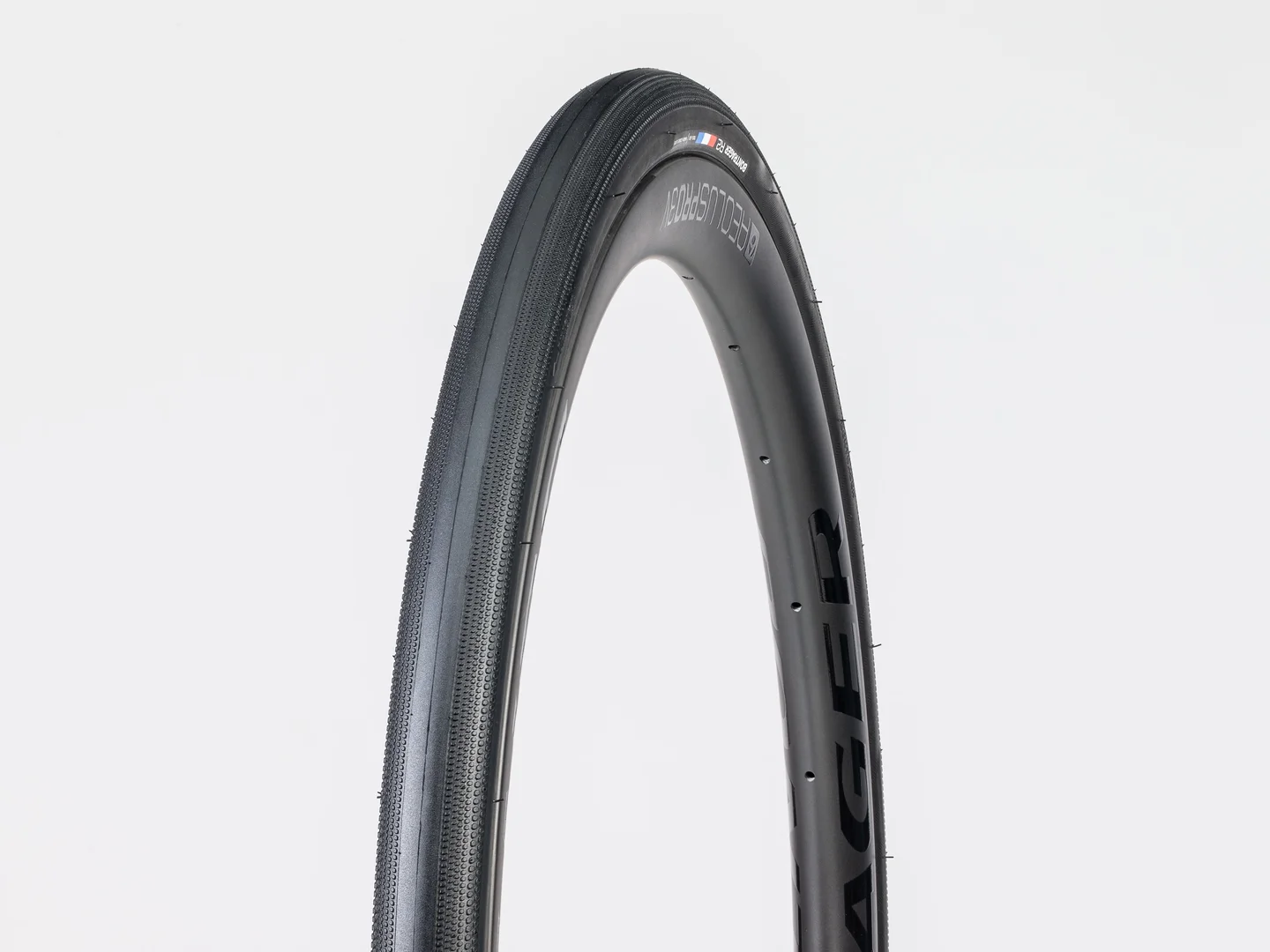 Large Bontrager R2 HardCase Lite Tyre 25mm